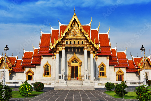 Wat Benchamabophit or the marble temple in Bangkok, Thailand © monticellllo