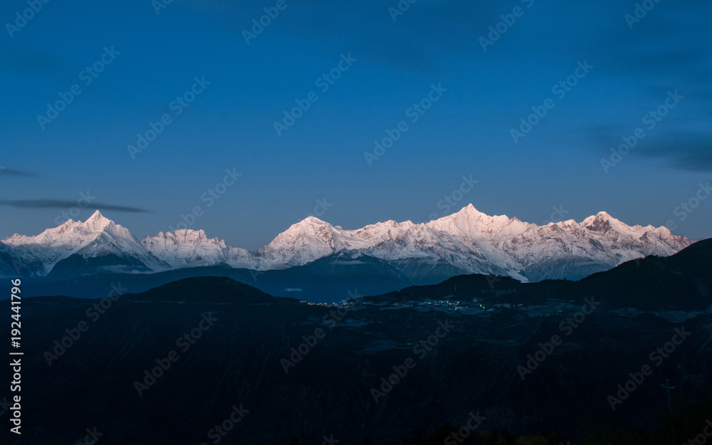 The peak of the Meili mountains at sunrise.Kawagarbo