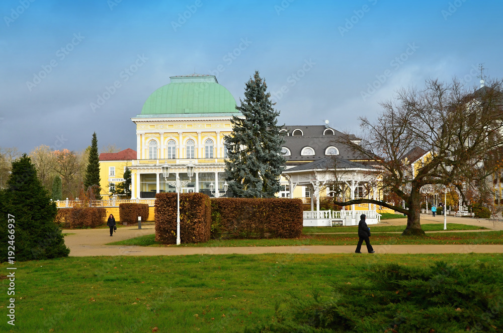 Obraz premium Center of spa Franzensbad overlooking the social house of the music bower
