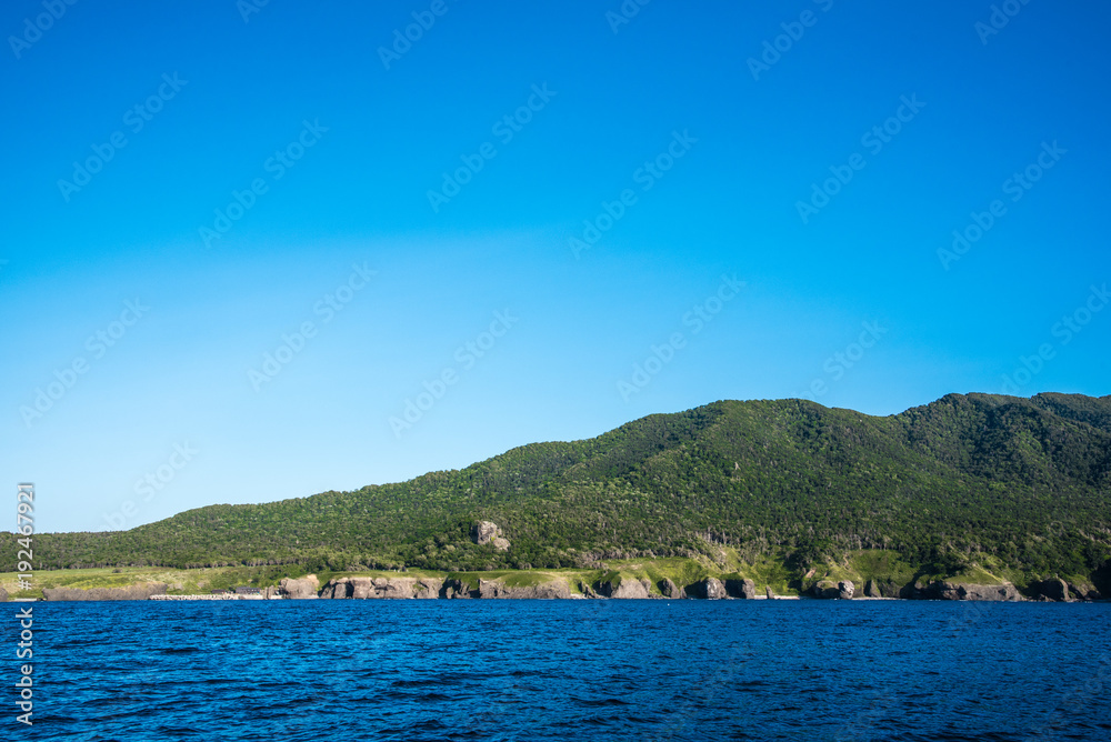 知床観光船からの景色　知床岬　獅子岩