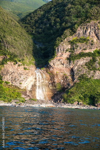 知床観光船からの景色 カムイワッカの滝