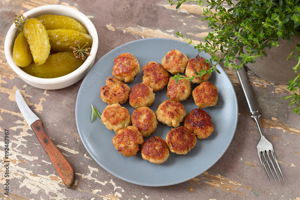 Hackbällchen Stock-Foto | Adobe Stock