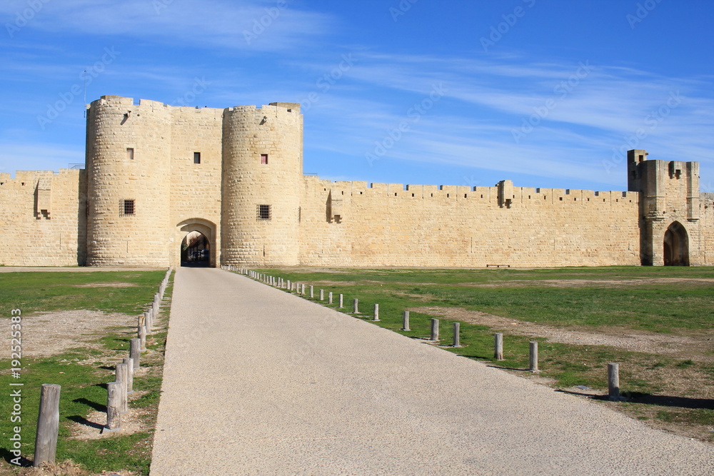 Remparts d'Aigues mortes, terre de Camargue, ville médiévale et d'histoire, Le Gard, France
