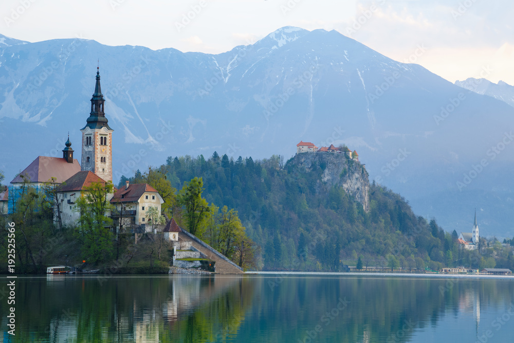 Fototapeta premium Amazing sunrise at the lake Bled