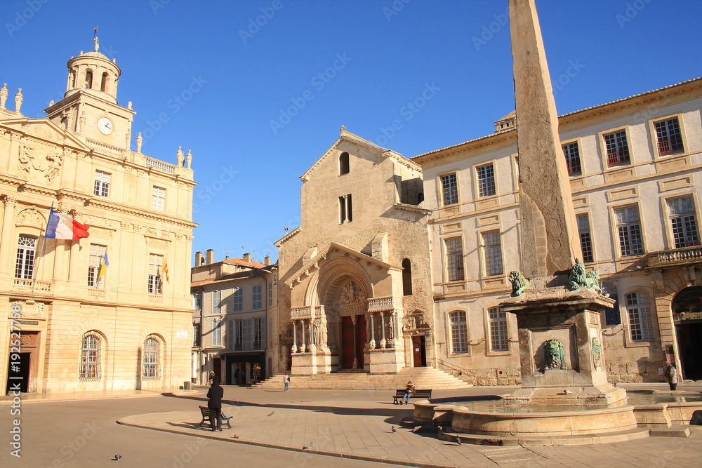 Place de la république à Arles, ville d'art d'histoire, France