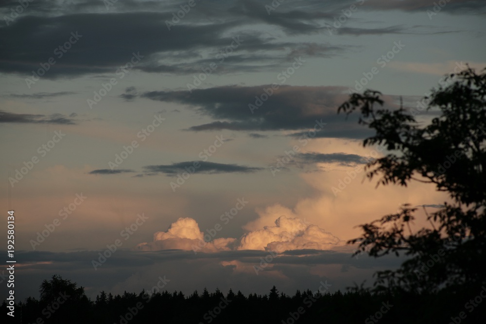 Wolken, Abendstimmung bei Gewitter Wolken, Abendstimmung bei Gewitter