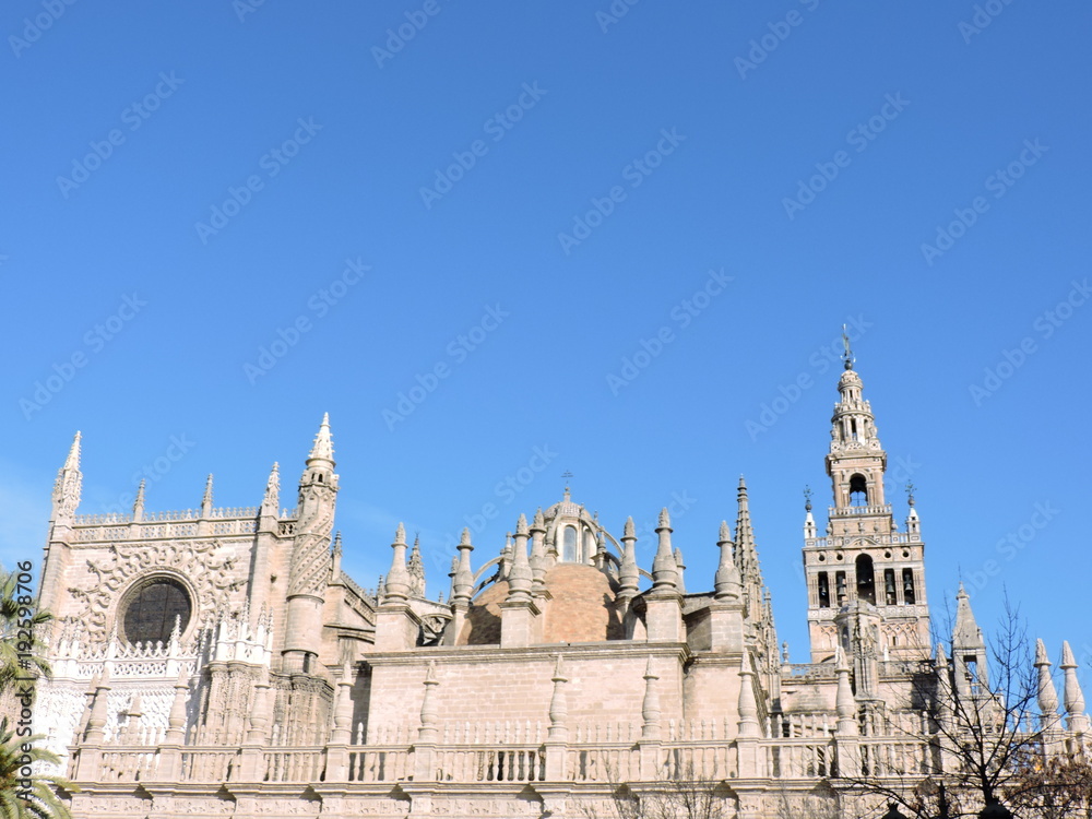 Por los tejados de la Catedral sevillana y la Giralda, España