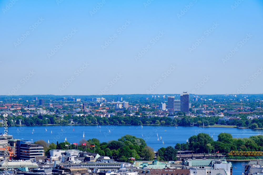 Blick auf die Alster in Hamburg