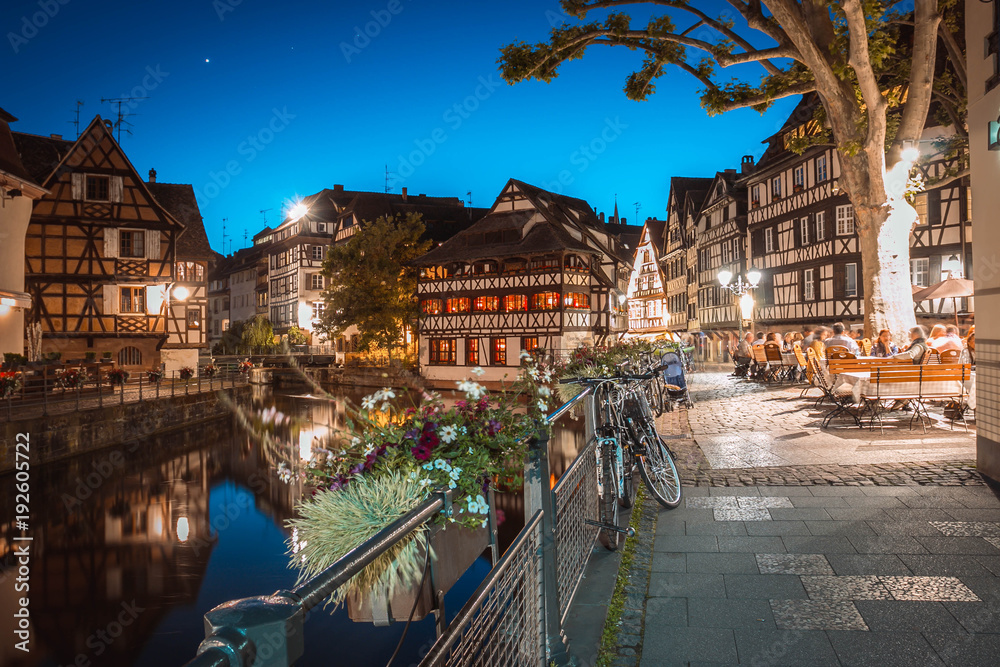 Naklejka premium Strasbourg city