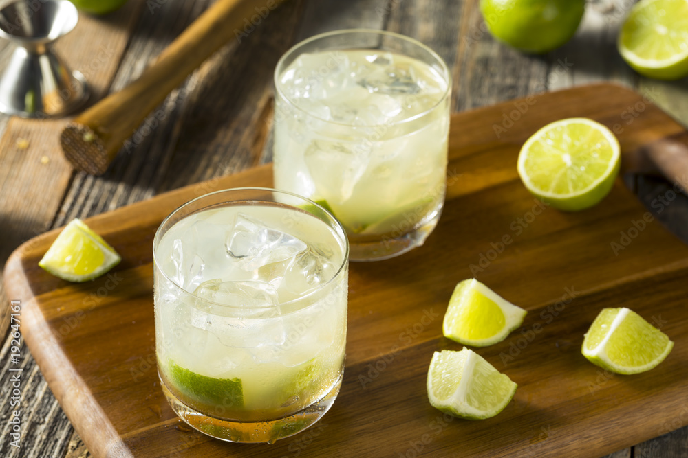 Fototapeta premium Homemade Brazilian Caipirinha Cocktails