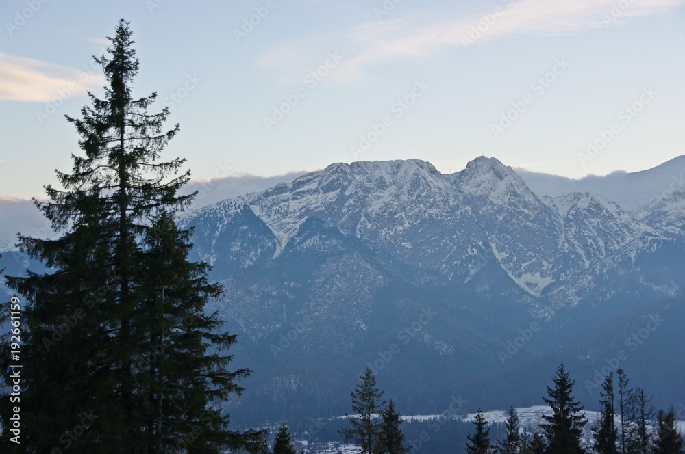 Obraz premium Widok na Giewont z Gubałówki