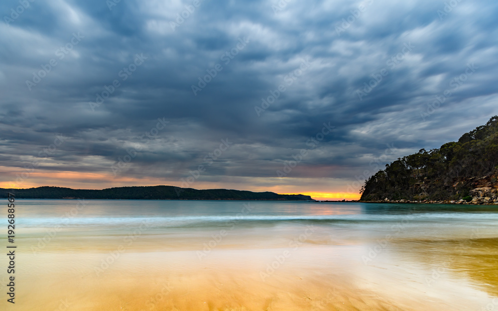 Obraz premium Cloudy Sunrise Seascape