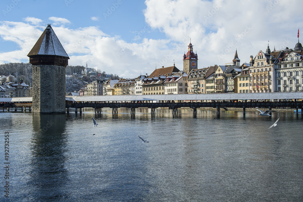 Kapellbrücke mit Wasserturm, Luzern, Schweiz
