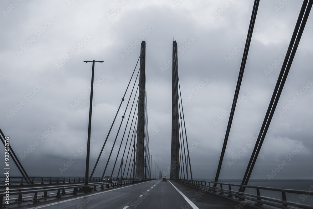 Naklejka premium Brücke übers Meer