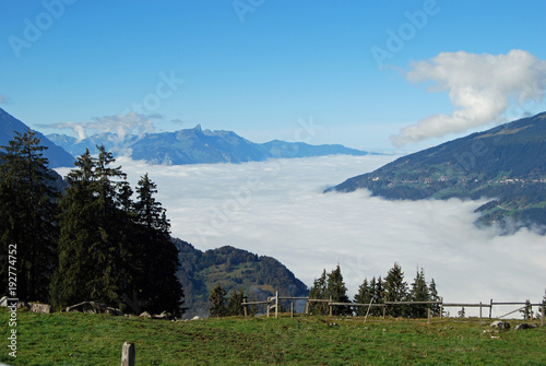 Nebelmeer über dem Thunersee photo