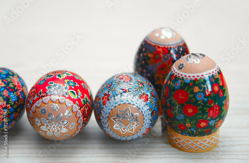 Easter egg, flower design / Closeup of easter egg