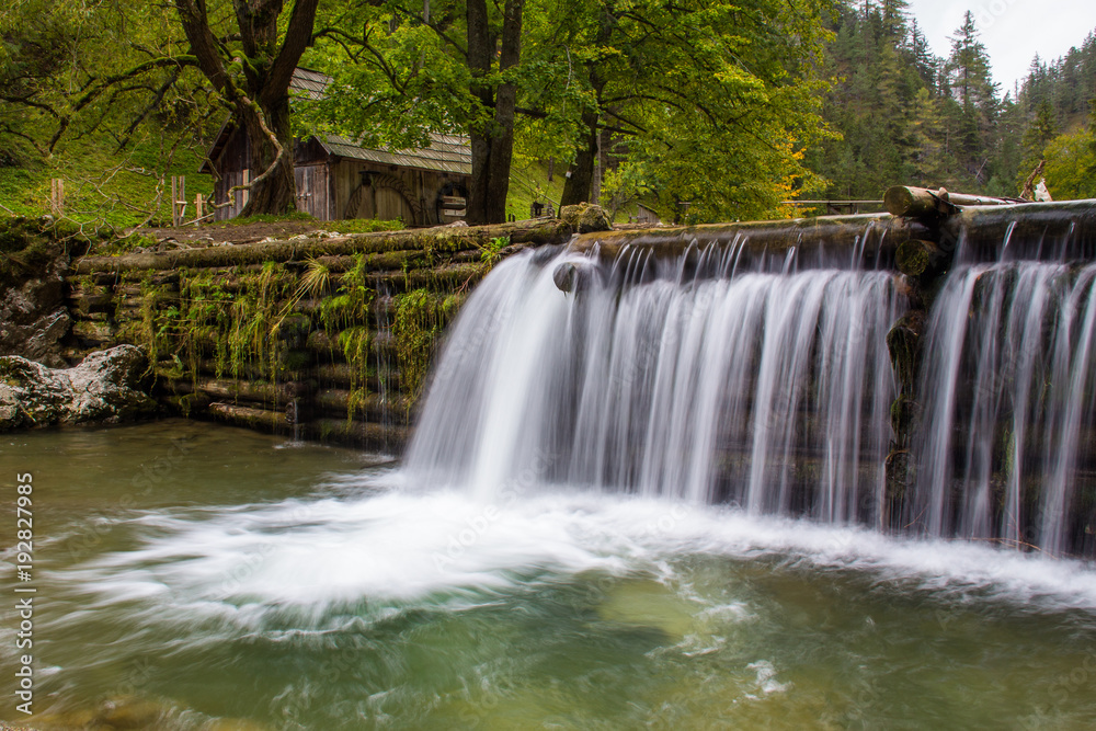 Water cascade