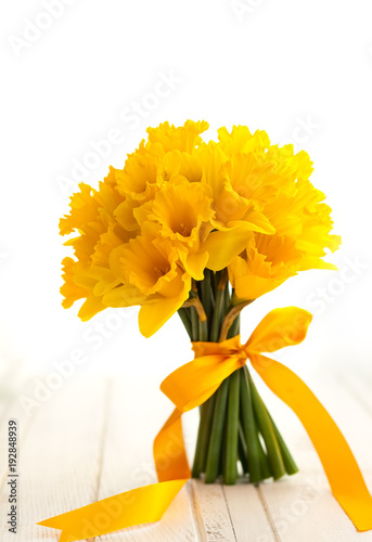 Fototapeta Naklejka Na Ścianę i Meble -  Easter bouquet of yellow daffodils.