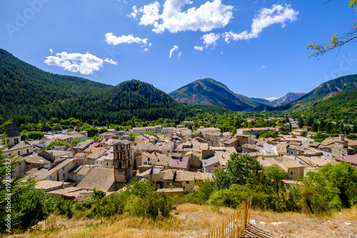 Vue panoramique sur le village de Castellane, Provence, France.