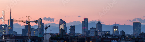 Milano Skyline di sera photo
