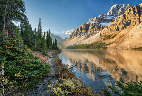 Autumn at Bow Lake in Banff National Park on the Icefields Parkway
