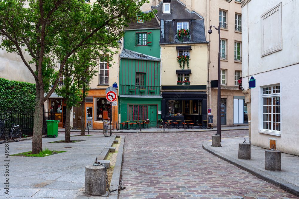 Small parisian street.