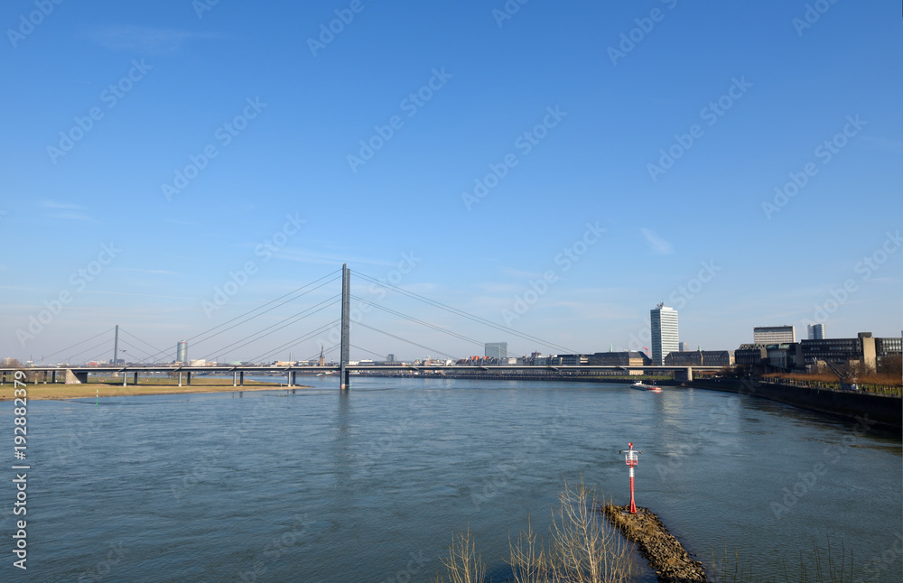 Kniebrücke in Düsseldorf 
