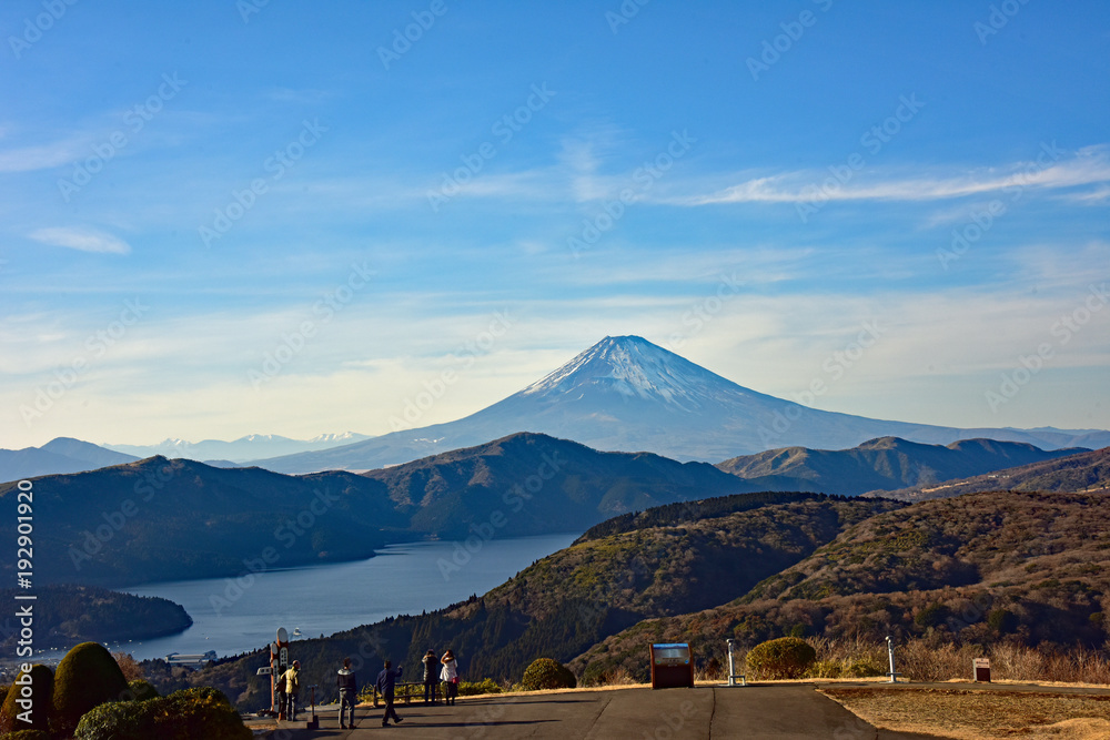 十国峠からの富士山と芦ノ湖