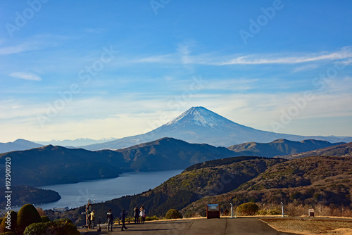 十国峠からの富士山と芦ノ湖