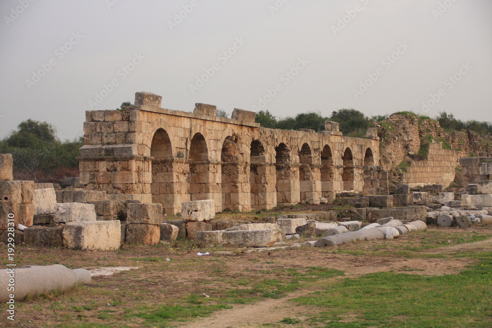 aqueduc romain de Tyr