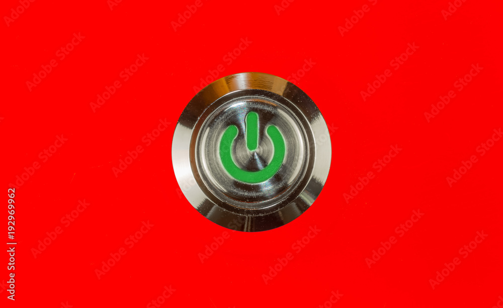 interrupteur bouton poussoir métal vert sur fond rouge interrupteur bouton poussoir métal vert sur fond rouge
