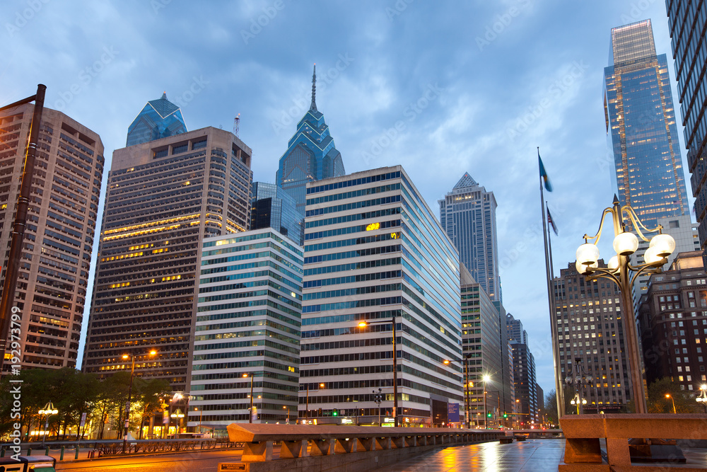 Obraz premium Modern buildings at downtown in Rittenhouse Square District, Philadelphia, Pennsylvania