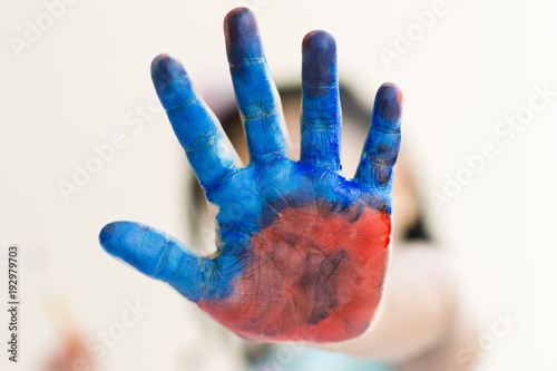 mão pintar colorido divertimento educação infância  brincadeira