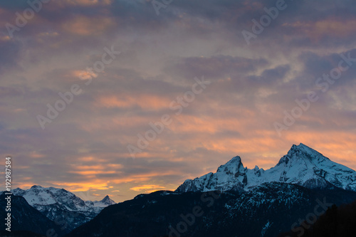 Watzmann über Berchtesgaden am Abend im Winter