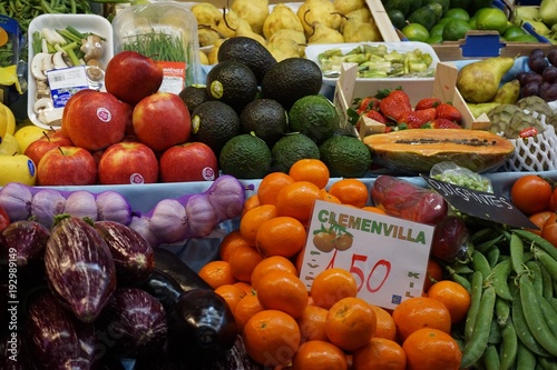 Puesto de fruta y verdura en el mercado