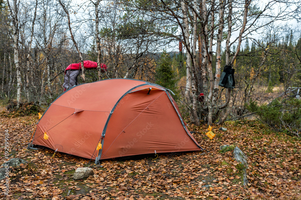Camp im Herbst in Schweden