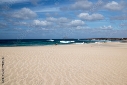 Fototapeta Naklejka Na Ścianę i Meble -  Strandlandschaft Santa Maria, Kap Verde