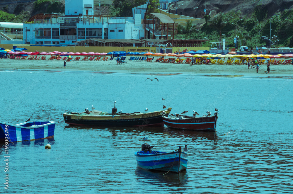 Obraz premium Boats, Beach and Lima