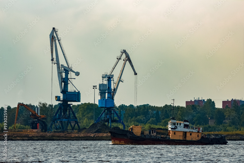 Old tug ship underway Old tug ship underway