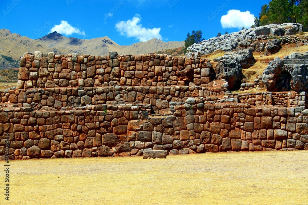 Chinchero in den peruanischen Anden Chinchero in den peruanischen Anden