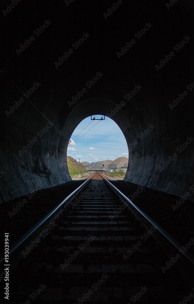 Tunnel Train