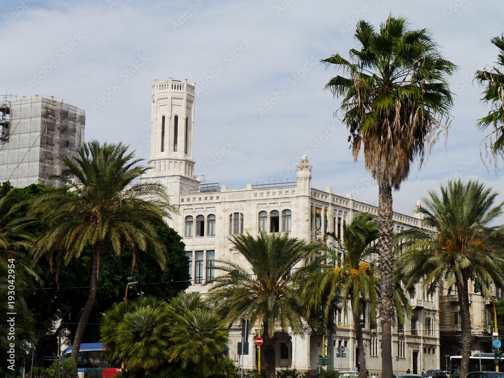 Palmen im Stadtbild von Cagliari auf Sardinien