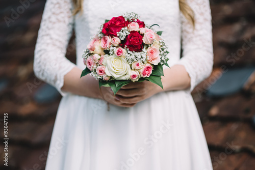 Wallpaper Mural Bride in white dress with wedding bouquet Torontodigital.ca