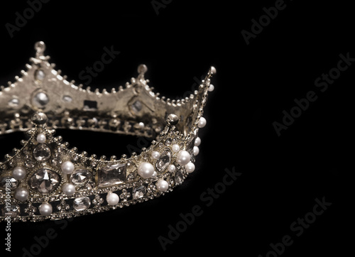 A King or Queen's Light Gold Crown