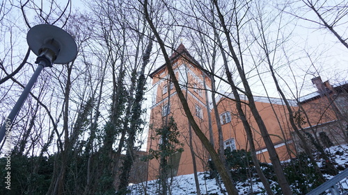 Dingolfing an der Isar Bayern Niederbayern - Kirche Altstadt im Winter mit Schnee photo