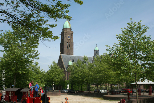 Obraz na płótnie Willibrorduskerk in the centre of Teteringen w salonie