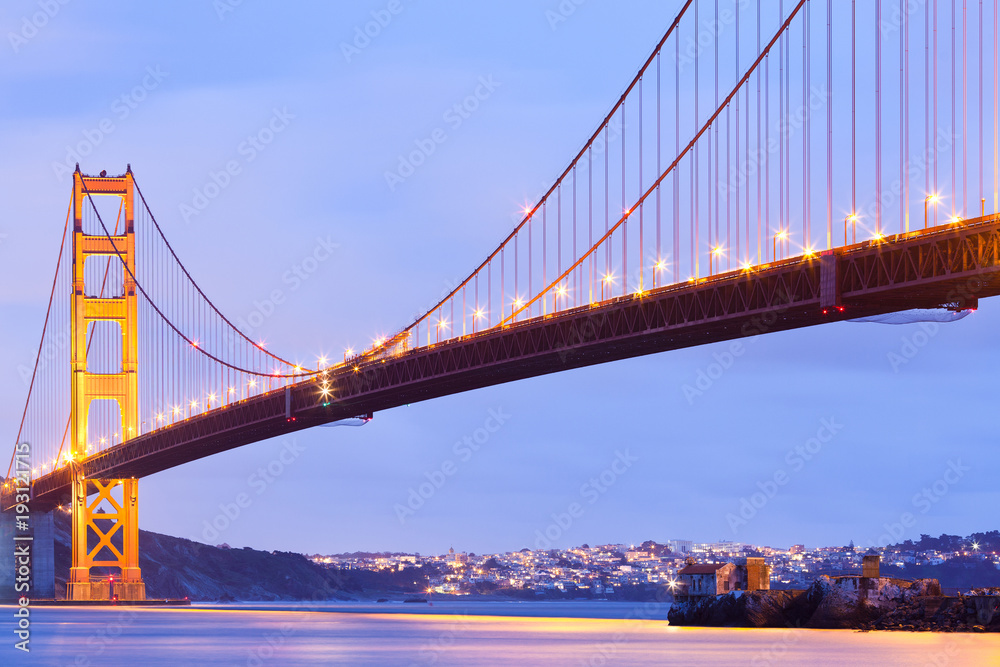 Fototapeta premium The Golden Gate Bridge, San Francisco, California, USA