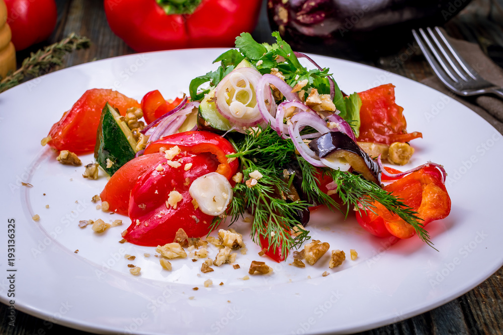 vegetable salad with nuts
