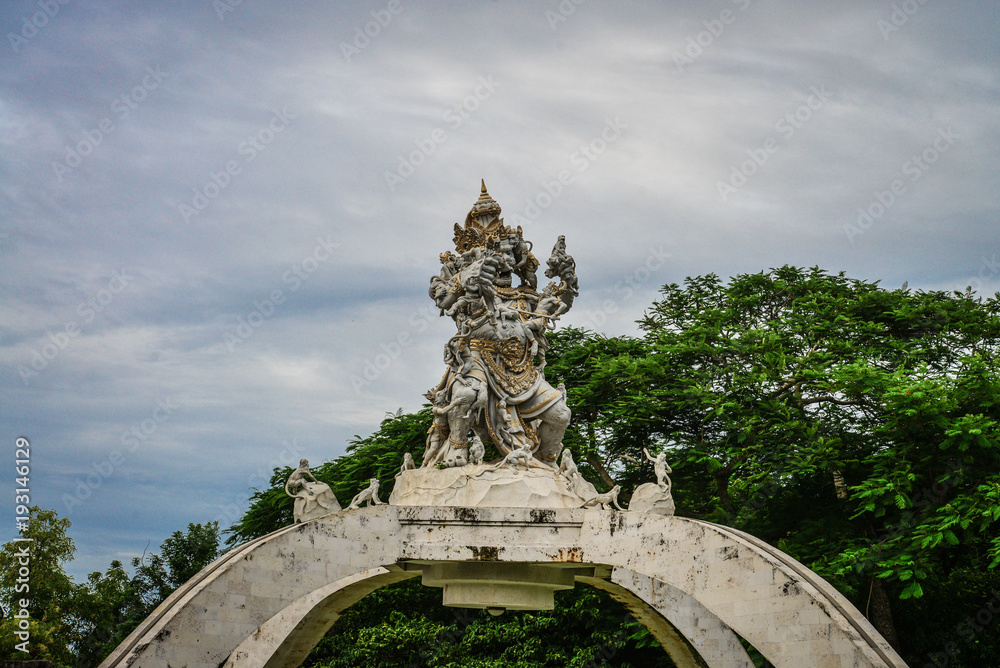 Statue of Kumbakarna Karebut