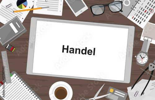 Schreibtisch mit Tablet - Handel